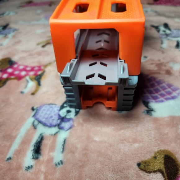 Hot Wheels City Dragon Launch Transporter - Picture 4 of 8